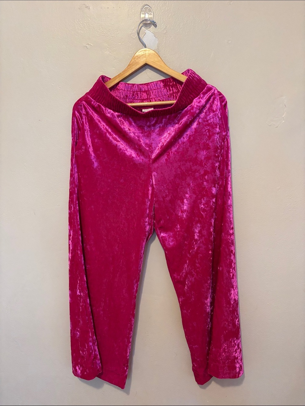 a new day Velvet Wide-Leg Pants in Fuchsia
